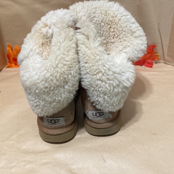Ugg boots SZ 7 - Picture 3 of 6